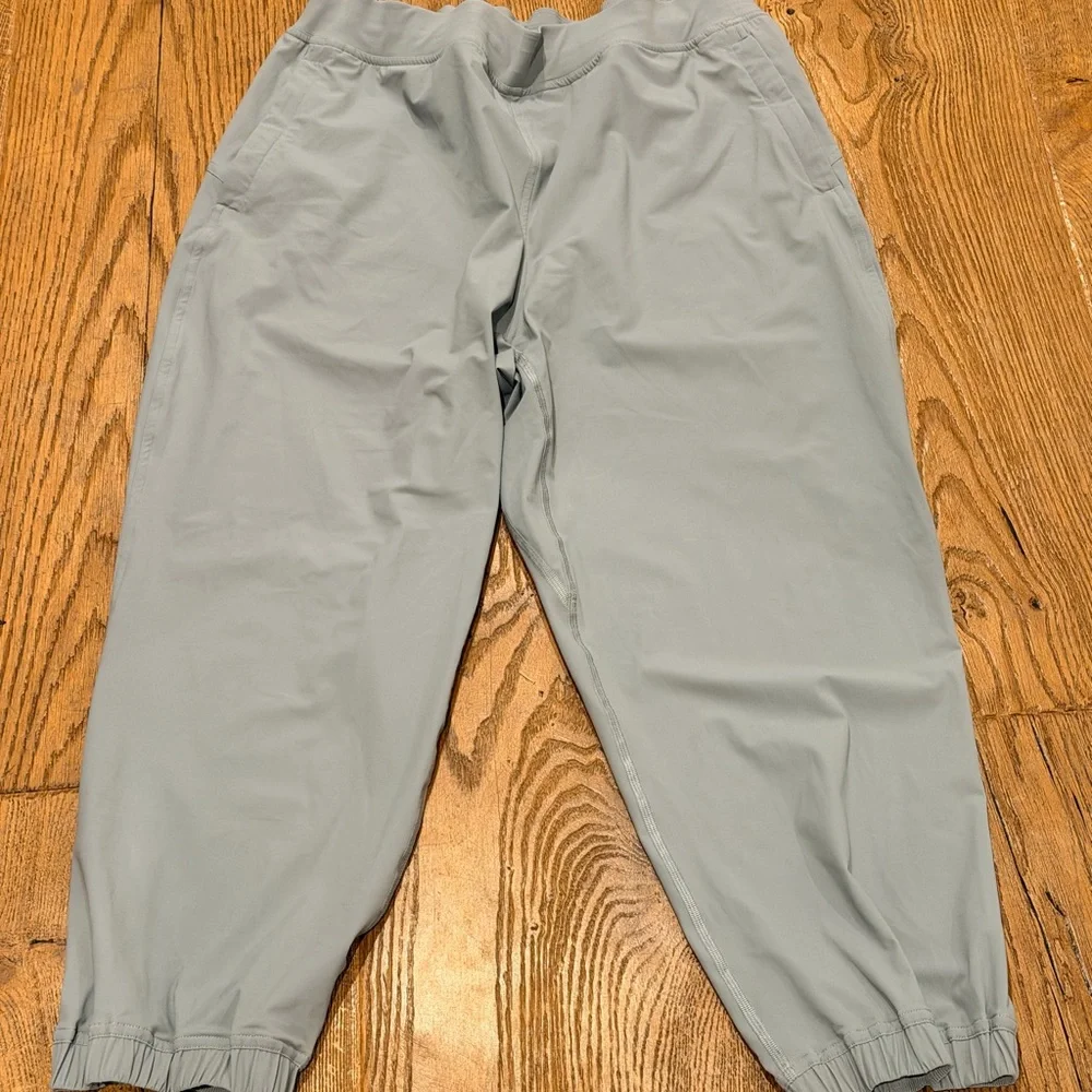 lululemon athletica‎ Light Gray pull on Joggers size 12